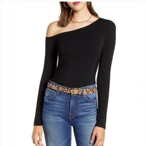 Halogen | One-Shoulder Top in black